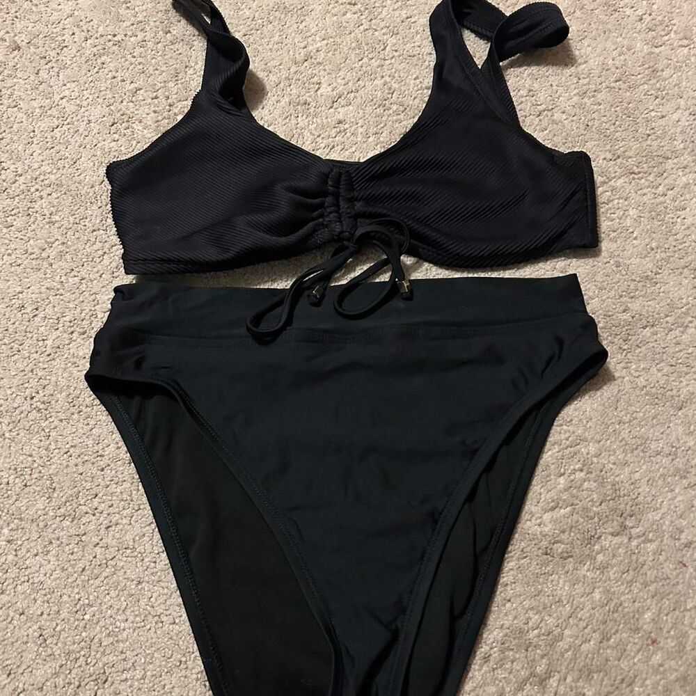Shade-shore Women's Black Bikinis set